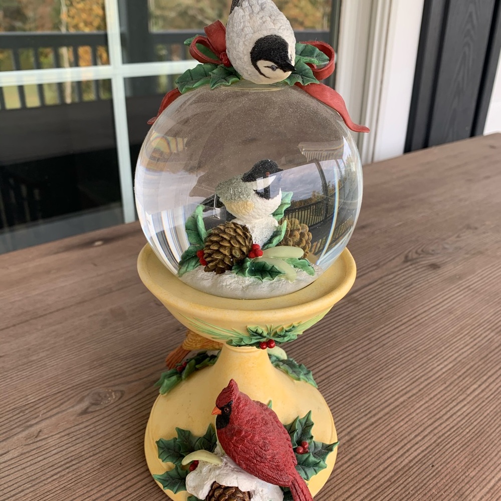 Lenox Winter Greetings Vintage Yellow Snow Globe